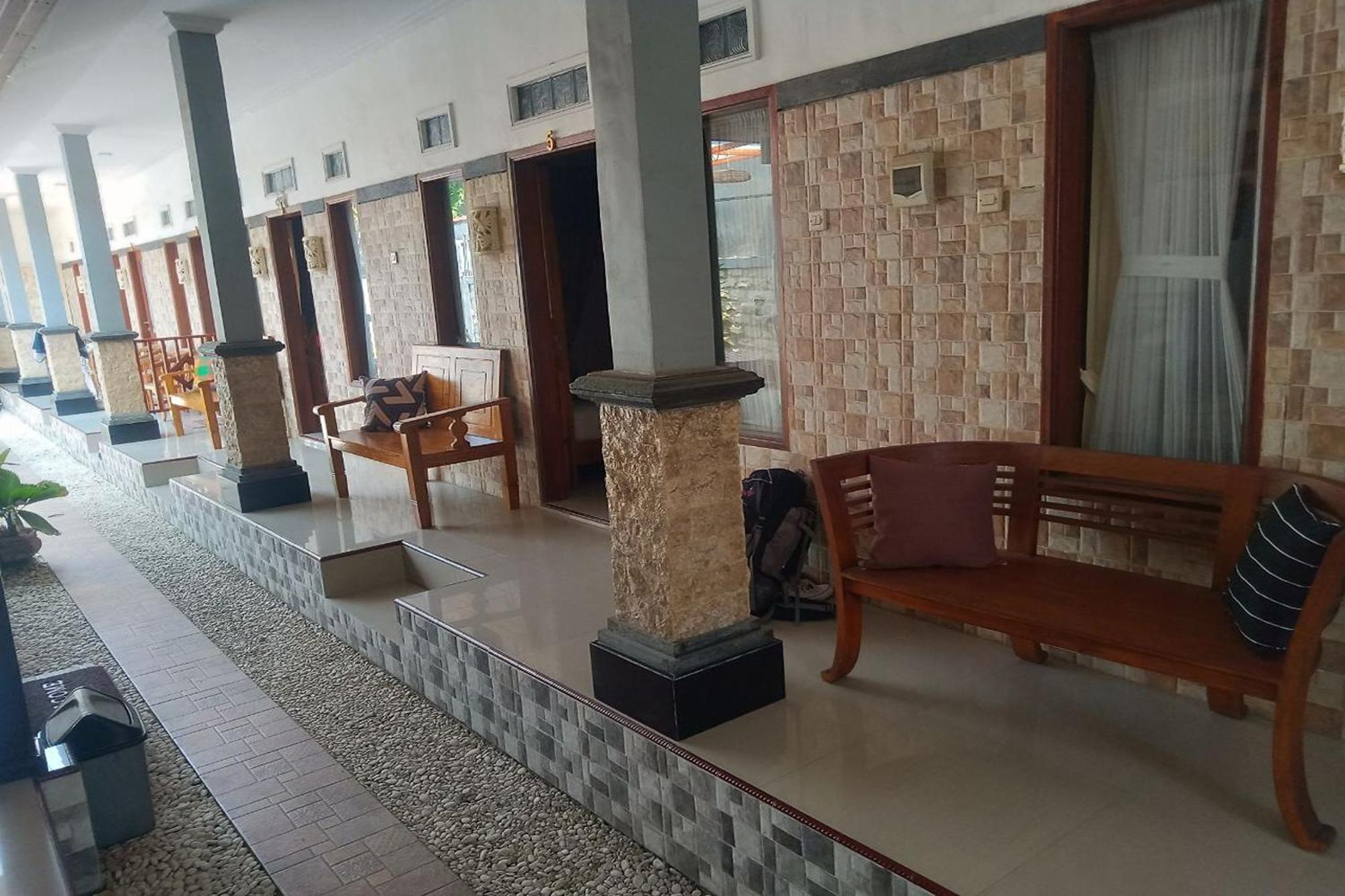 Gedhong Hostel Batununggul Exteriör bild